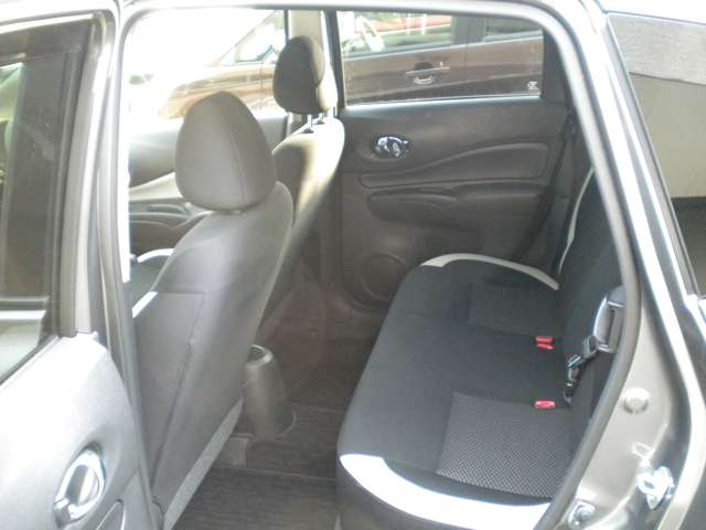 愛媛日産自動車株式会社 カータウン川之江 愛媛県 ノート 日産の在庫詳細から中古車を探す 日産公式中古車検索サイト