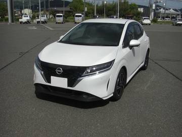 1.2 X メーカーオプション革シート&16インチアル