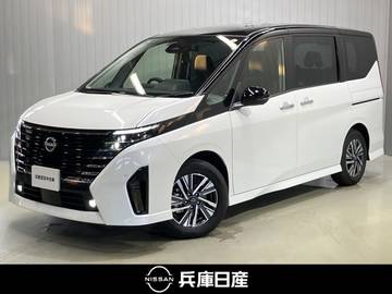 2.0 ハイウェイスターV 当社試乗車アップ・純正メモリーナビ・全周
