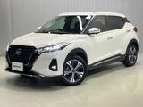 日産 キックス 1200cc 1.2 X FOUR (e-POWER) 4WD 当社試乗車アップ・純正SDナビ・全周囲カメ