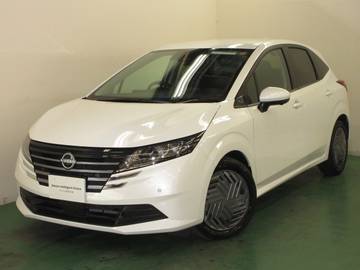 1.2 X エマージェンシーブレーキ・全周囲カメラ付