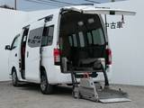 日産 NV350キャラバン 2500cc 2.5 チェアキャブ 車いす2名仕様 電動リフター車・社外ナビ・全周囲カメラ