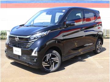 660 ハイウェイスターX 4WD 試乗車UP　純正9インチナビ