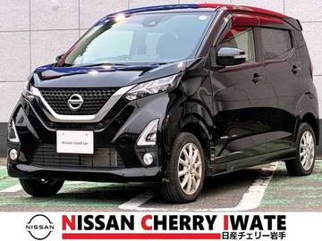 660 ハイウェイスターX 4WD 一年間走行距離無制限保証付き　純正ナビ