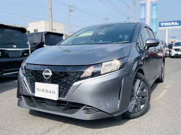 1.2 X 衝突軽減ブレーキ　純正ナビ　全周囲カメラ