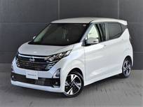 日産 デイズ 660cc 660 ハイウェイスターGターボ 展示試乗車　純正メモリーナビ