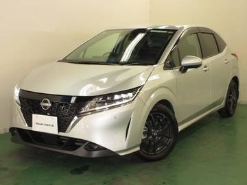 1.2 X 全周囲カメラ・衝突軽減ブレーキ搭載