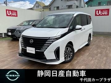 セレナ 1.4 e-4ORCE ハイウェイスターV 4WD 当社試乗車　プロパイロット　純正アルミ