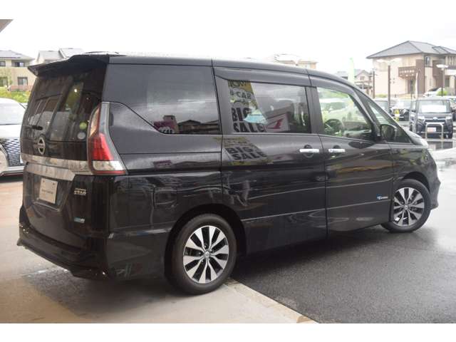 奈良日産自動車株式会社 中古車登美ヶ丘店・奈良県・セレナ・日産の 