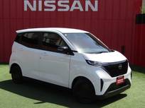 日産 サクラ S 試乗車アップ　純正デカナビ　全周囲カメラ