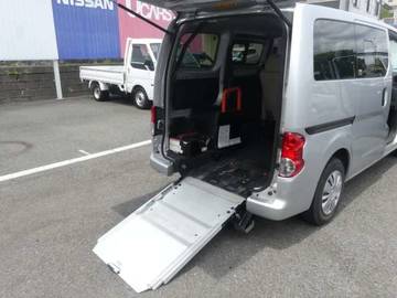 1.6 チェアキャブ 車いす1名仕様 専用サードシート無 8ナンバースローパータイプ
