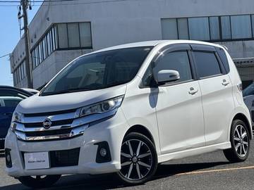 660 ハイウェイスターGターボ 4WD 衝突軽減ブレーキ　純正ナビ　ワンオーナー