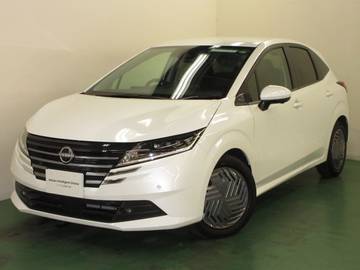 ノート 1.2 X 元展示・試乗車　アラウンドビューモニター