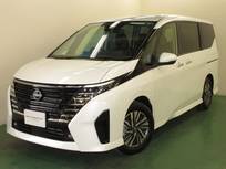日産 セレナ 2000cc 2.0 ハイウェイスターV 元展示・試乗車　プロパイロット