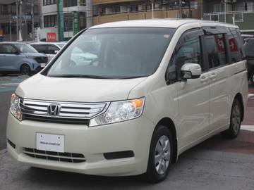 2.0 L 純正ナビ　バックカメラ　後席モニター
