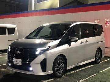 1.4 e-POWER ルキシオン 弊社禁煙試乗使用車　後席モニター