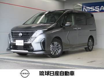 セレナ 1.4 e-POWER ハイウェイスターV 防水シート　アラウンドビューモニター