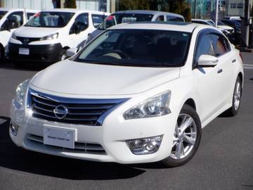 2.5 XV 電動サンルーフ　白色本革　メーカーナビ